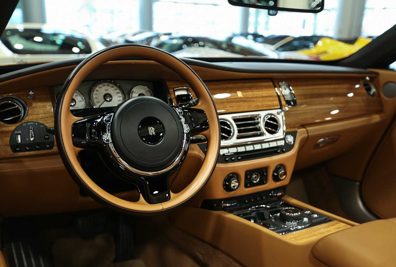 Rolls Royce musterd-pic_5